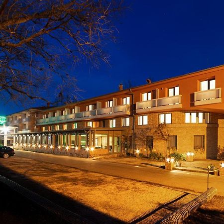 Hotel Pagony Wellness Nyíregyháza Exterior foto
